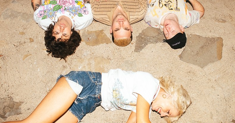 AMYL AND THE SNIFFERS kündigen „Cartoon Darkness“ an