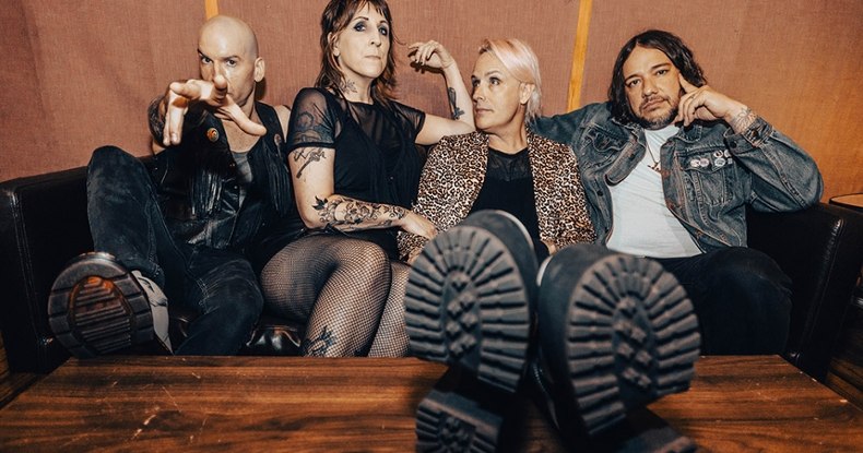 Ox präsentiert: THE IRON ROSES