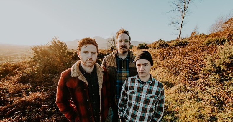 Videopremiere: AXIS OF „Blackcomber“