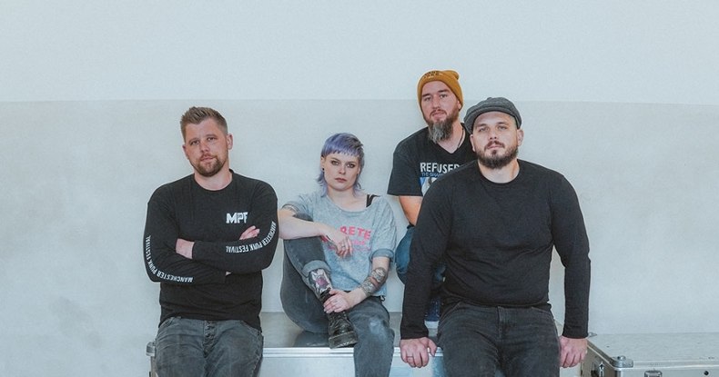 Ox präsentiert: BLOODSTRINGS