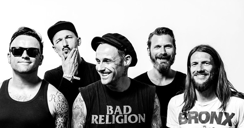 DONOTS werfen mit Konfetti