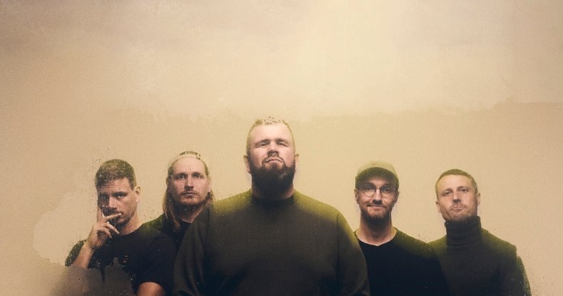 FEINE SAHNE FISCHFILET veröffentlichen „Wir kommen in Frieden“