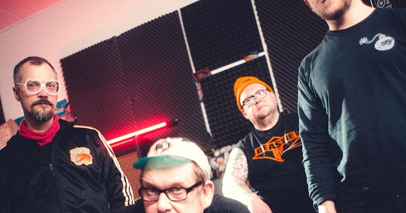Videopremiere: GAS WASSER INDIEPOP „Der Prominente Im Sack“