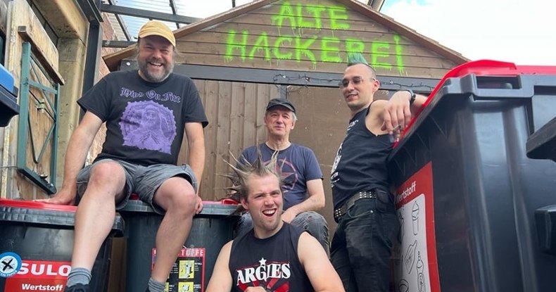 Ox präsentiert: HASS