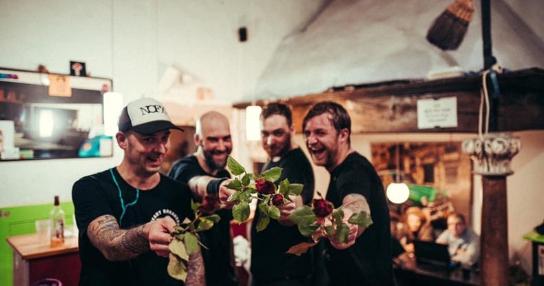 MASSENDEFEKT: Tour verschoben
