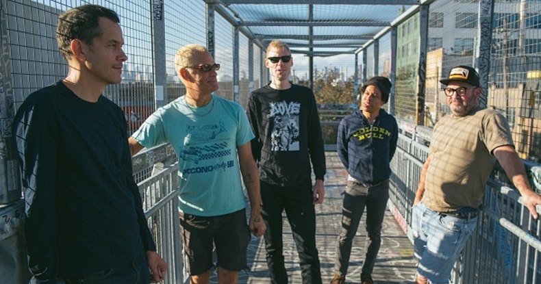 SAMIAM kündigen „Stowaway“ an
